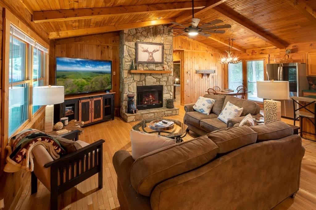 Cozy 'Grey Fox' Cabin Between Boone & Blowing Rock Ngoại thất bức ảnh